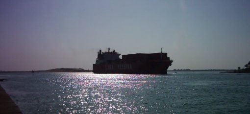 Suez-Kanal [3]: SONDERWIRTSCHAFTSZONE